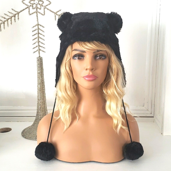 Adorable Super Soft Winter Hat - Picture 1 of 9